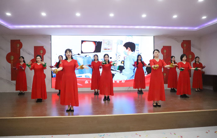 济南齐鲁花园医院驾驶人查体换证服务站、<a href=https://www.qlhyyy.cn/yxjykxg/ target=_blank class=infotextkey>医学检验科</a>、<a href=https://www.qlhyyy.cn/yxgnk/ target=_blank class=infotextkey>医学功能科</a>、输液室、收费处带来的手语表演《感谢》